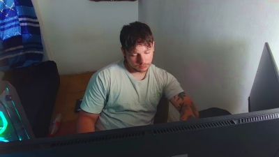 Eskolhandsome live cam on Cam4
