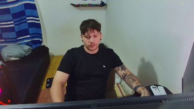 Eskolhandsome live cam on Cam4