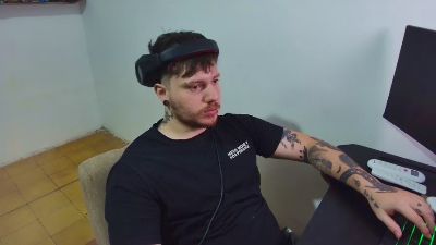 Eskolhandsome live cam on Cam4