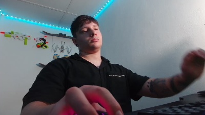 Eskolhandsome live cam on Cam4