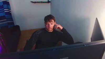 Eskolhandsome live cam on Cam4