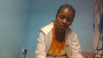 Esmeralda28 live cam on Cam4