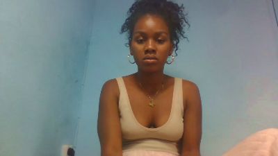 Esmeralda28 live cam on Cam4