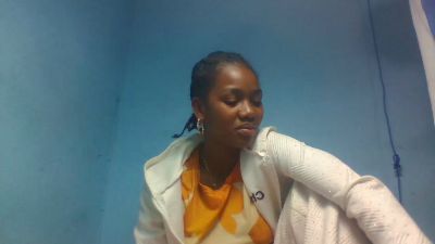 Esmeralda28 live cam on Cam4