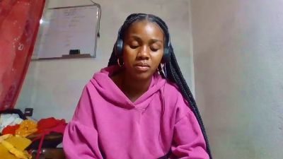 Esmeralda28 live cam on Cam4