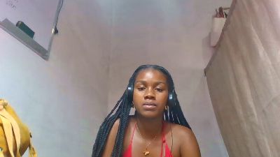 Esmeralda28 live cam on Cam4