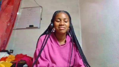 Esmeralda28 live cam on Cam4