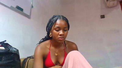 Esmeralda28 live cam on Cam4