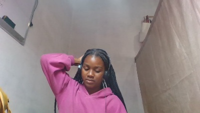 Esmeralda28 live cam on Cam4