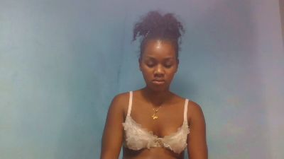 Esmeralda28 live cam on Cam4