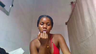 Esmeralda28 live cam on Cam4