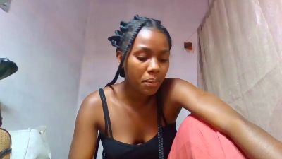 Esmeralda28 live cam on Cam4