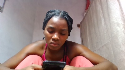 Esmeralda28 live cam on Cam4