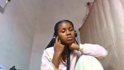Esmeralda28 live cam on Cam4