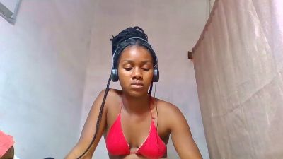Esmeralda28 live cam on Cam4