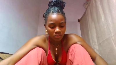 Esmeralda28 live cam on Cam4