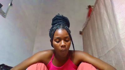 Esmeralda28 live cam on Cam4