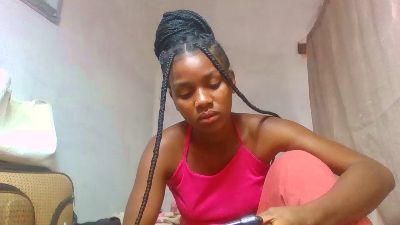 Esmeralda28 live cam on Cam4