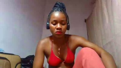 Esmeralda28 live cam on Cam4