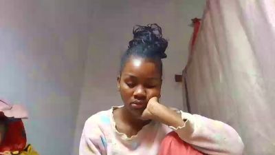 Esmeralda28 live cam on Cam4