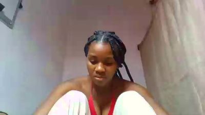 Esmeralda28 live cam on Cam4