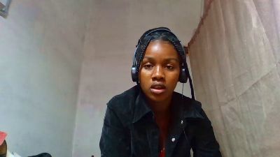 Esmeralda28 live cam on Cam4
