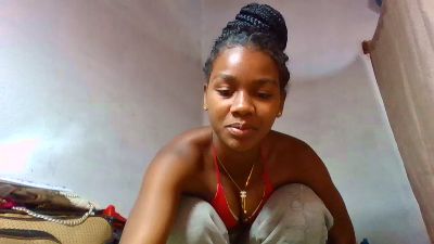 Esmeralda28 live cam on Cam4