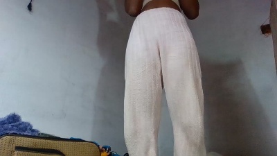 Esmeralda28 live cam on Cam4