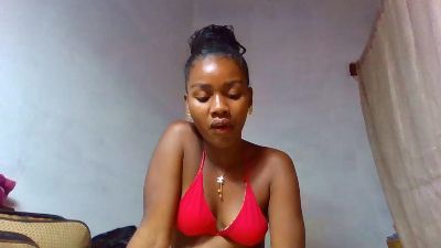 Esmeralda28 live cam on Cam4