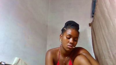Esmeralda28 live cam on Cam4