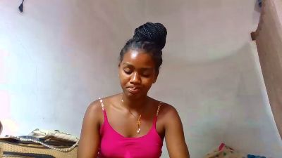 Esmeralda28 live cam on Cam4