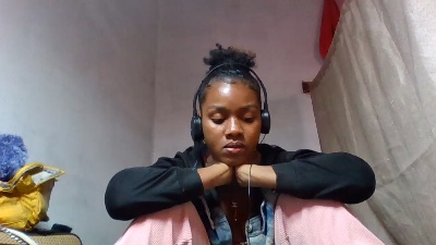 Esmeralda28 live cam on Cam4