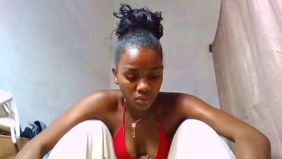 Esmeralda28 live cam on Cam4