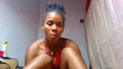 Esmeralda28 live cam on Cam4