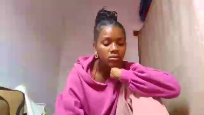 Esmeralda28 live cam on Cam4