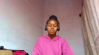 Esmeralda28 live cam on Cam4