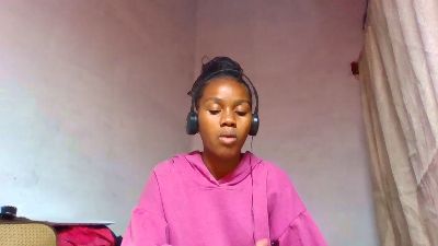 Esmeralda28 live cam on Cam4