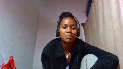 Esmeralda28 live cam on Cam4