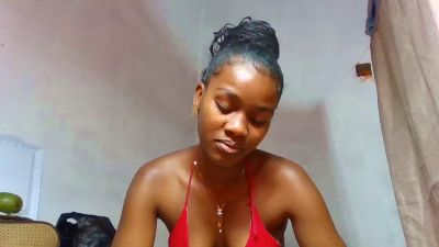 Esmeralda28 live cam on Cam4