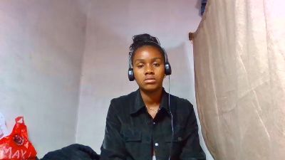Esmeralda28 live cam on Cam4