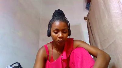 Esmeralda28 live cam on Cam4