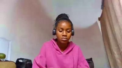 Esmeralda28 live cam on Cam4