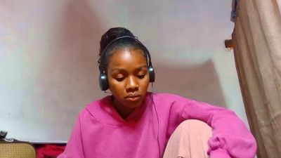 Esmeralda28 live cam on Cam4