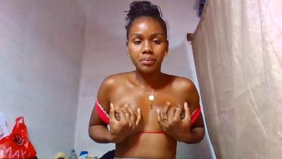 Esmeralda28 live cam on Cam4