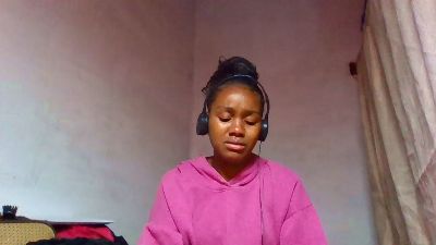 Esmeralda28 live cam on Cam4