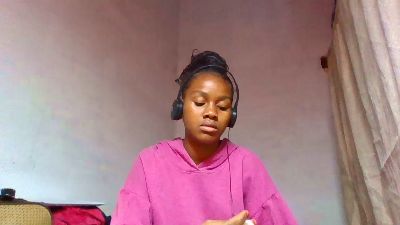 Esmeralda28 live cam on Cam4