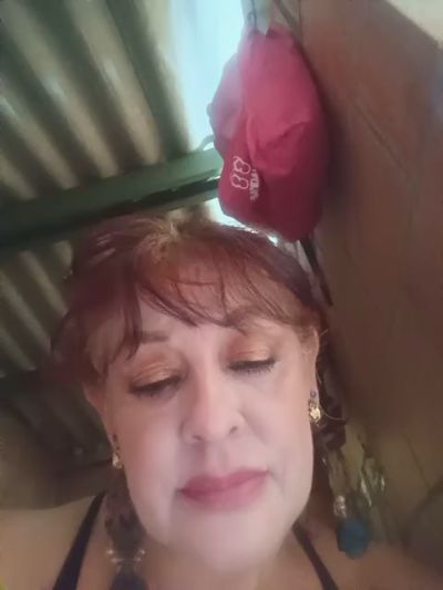 Esmeralda6758 live cam on Cam4