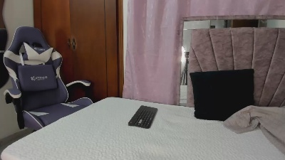 EsmeraldaBlonde live cam on Cam4