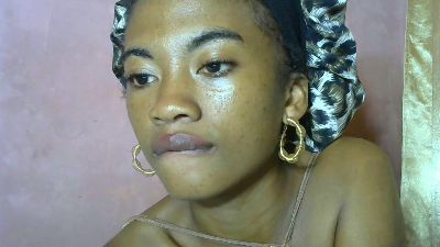Esmeraldah live cam on Cam4