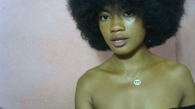 Esmeraldah live cam on Cam4